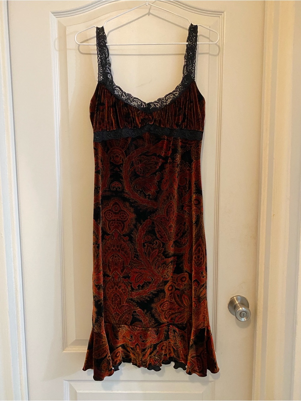 EUC Vintage red and black Wet Seal goth velvet lace knee length dress Medium